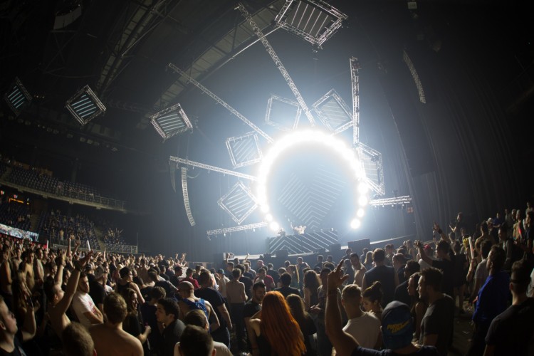 Reverze - Illumination