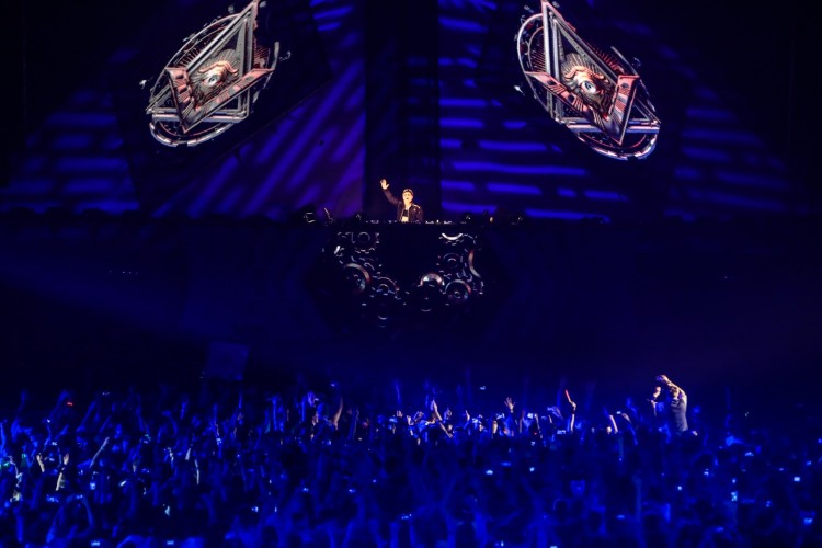 Reverze - Illumination