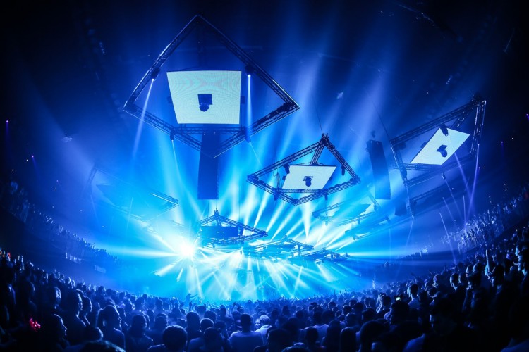Reverze - Illumination