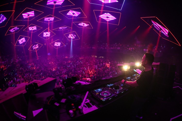 Reverze - Illumination