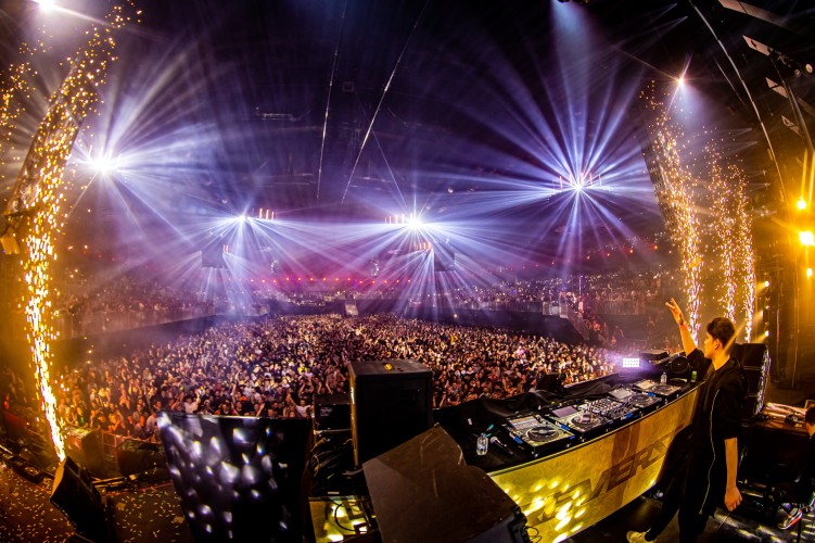 Reverze - Time Will Tell by Philippe Wuyts