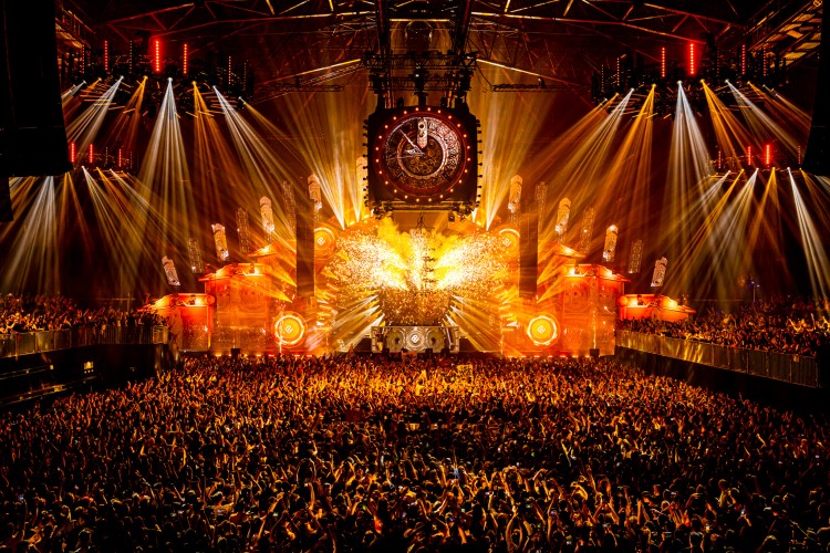 Reverze - Time Will Tell by Philippe Wuyts