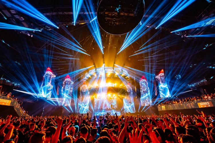 Reverze - Synergy by Momenttom
